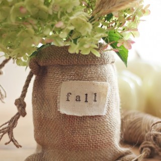 fallburlapvasecraftberrybush