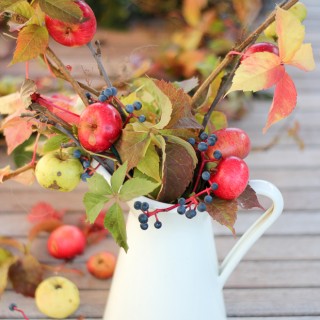 foragedfallarrangementcraftberrybush-2