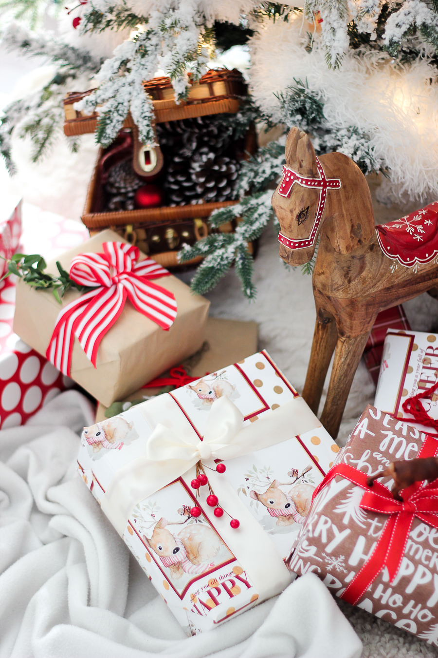 Using Wrapping Paper in your Christmas Decor and a Giveaway