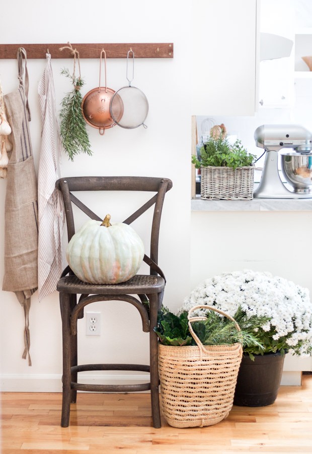 DIY-Painted-Heirloom-Pumpkin