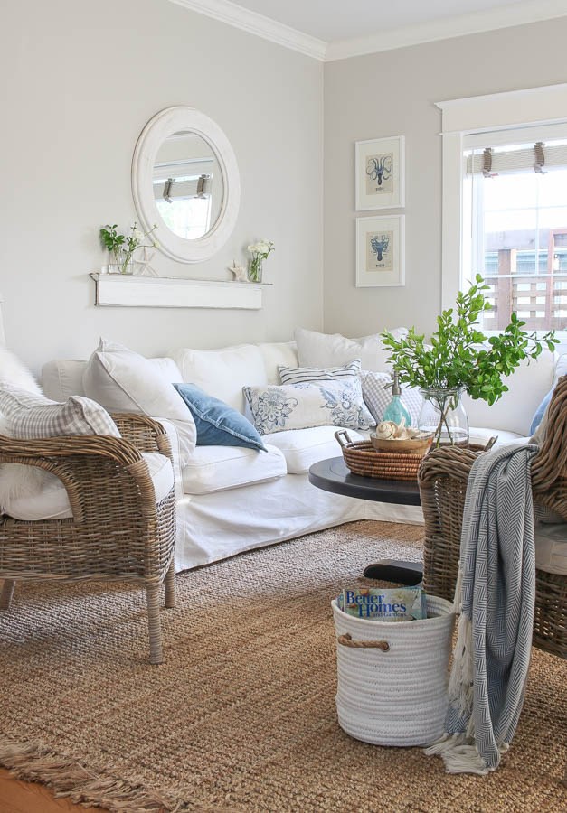 White-sectional-with-jute-rug