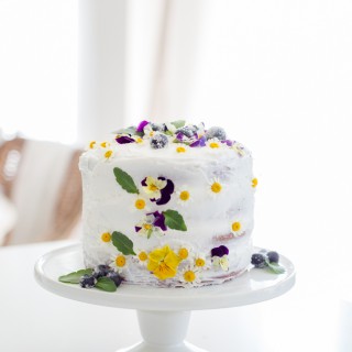 camomilleandpansienakedcake