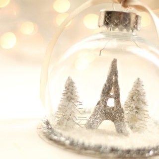 eiffelltowerchristmasbulb