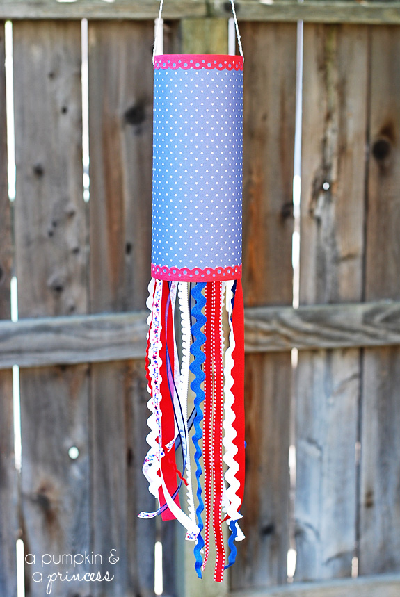 Patriotic-Paper-Windsock-Tutorial