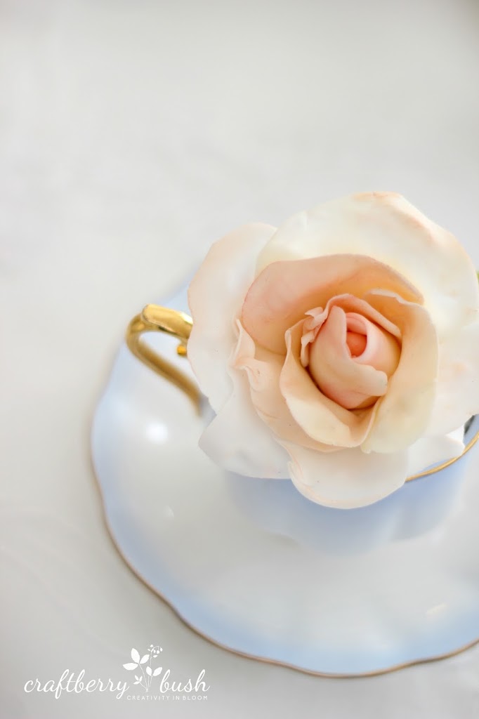 Mother’s Day Rose Fondant Cupcake