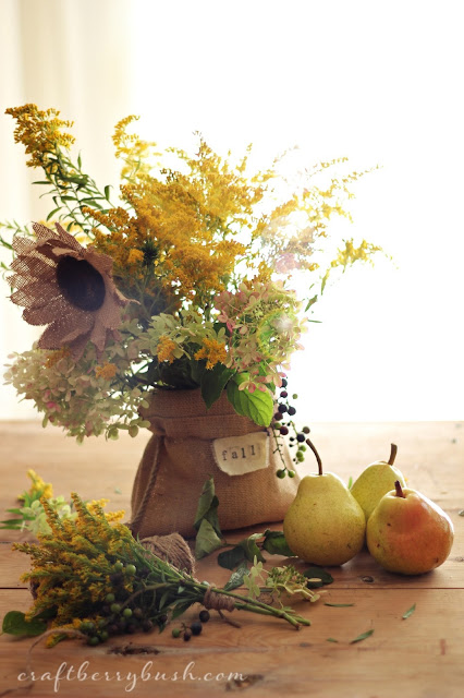 Simple foraged fall arrangement