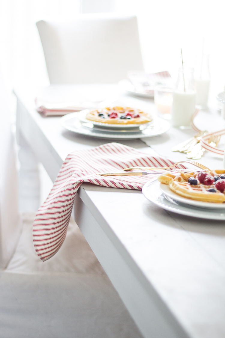 Christmasbreakfasttablesetting-11