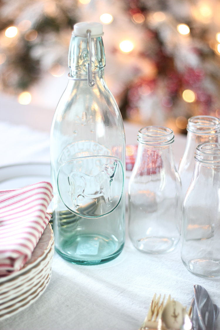 Simple Christmastime Breakfast Tablesetting