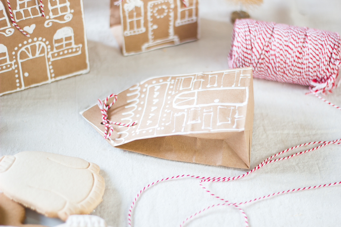 gingerbreadhousepaperbaggiftwrap-8