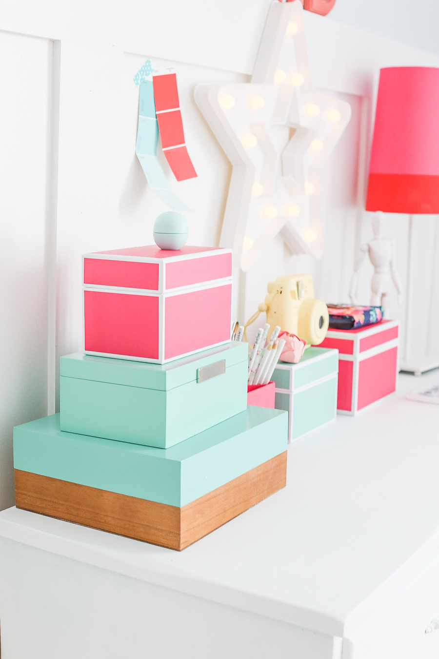 girlsroomorganizeddesk-8