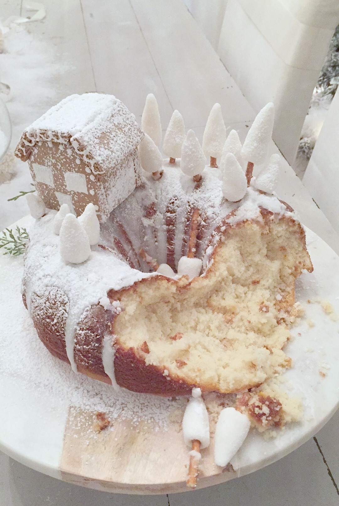 Classic Gingerbread Cake