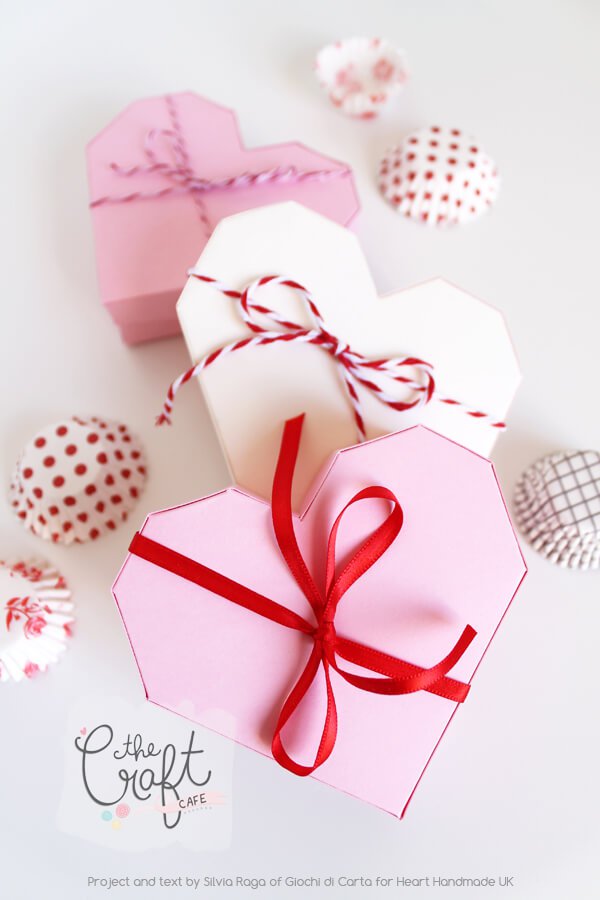 How-To-Make-An-Origami-Heart-Gift-Box-with-pretty-ribbons
