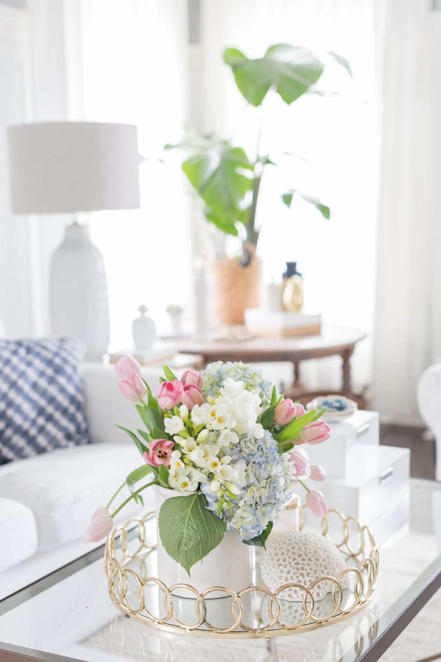 Simple Spring Flower Arrangement