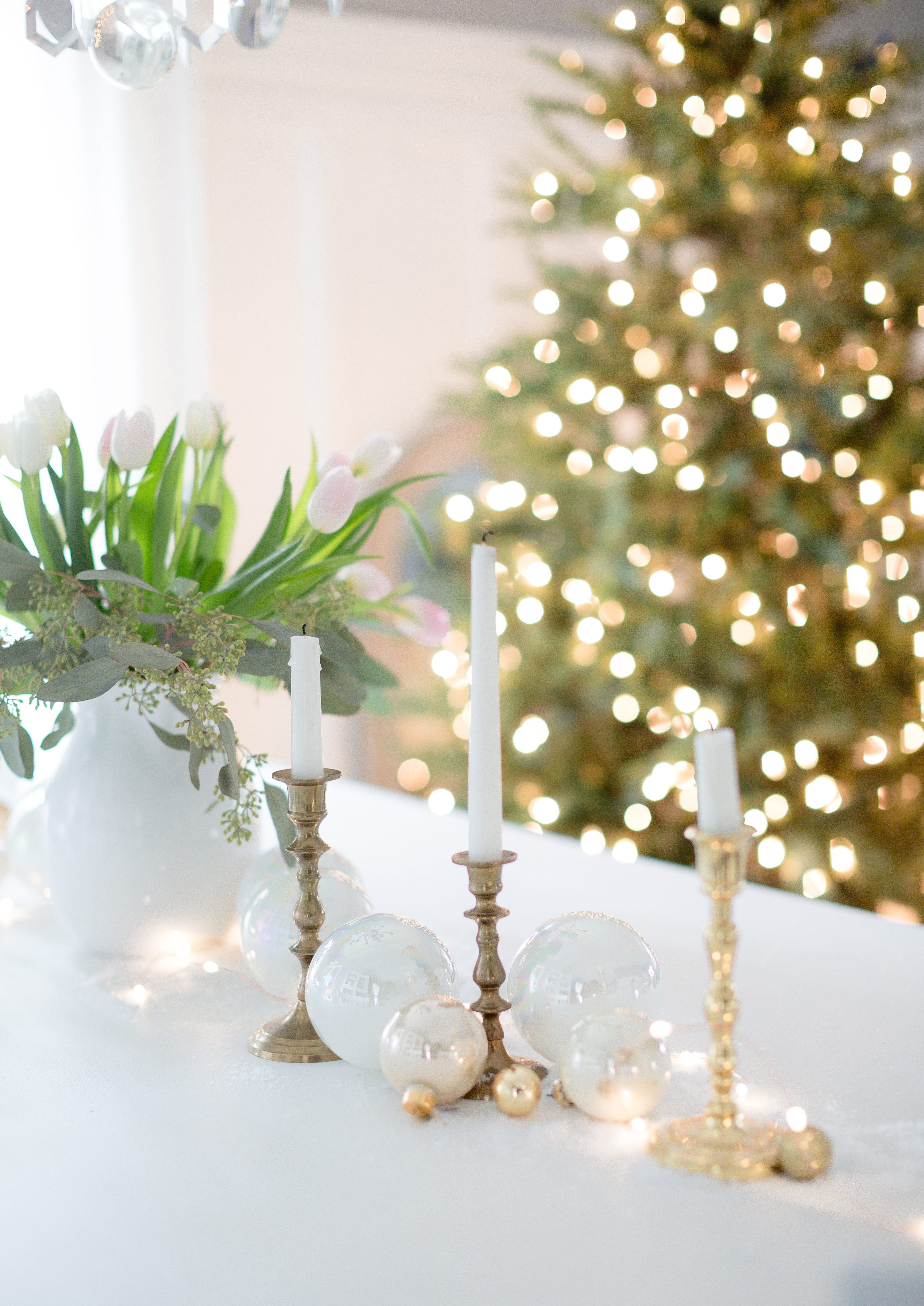 Simple Christmas Tablescape