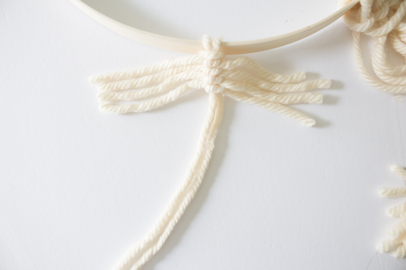 macramefeatherwreathdiycraftberrybush-13