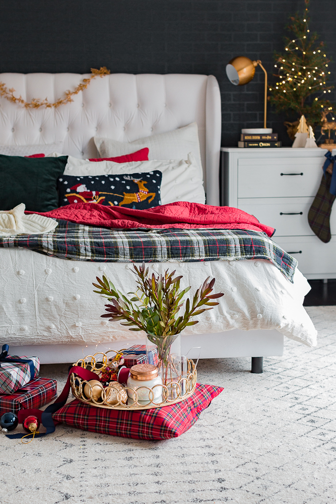 christmasbedroom2018craftberrybush-17