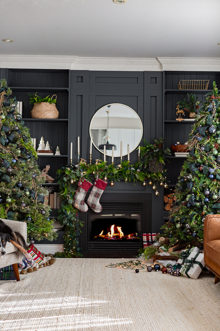 20 DIY Christmas and New year Mantel Fireplace Decor Ideas