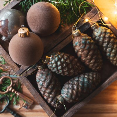 How to Make Faux Bronze Pine Cone Christmas Ornaments