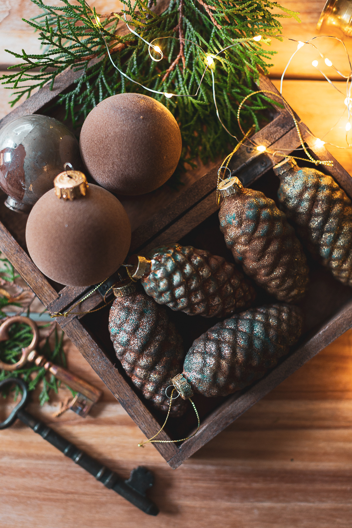 How to Make Faux Bronze Pine Cone Christmas Ornaments